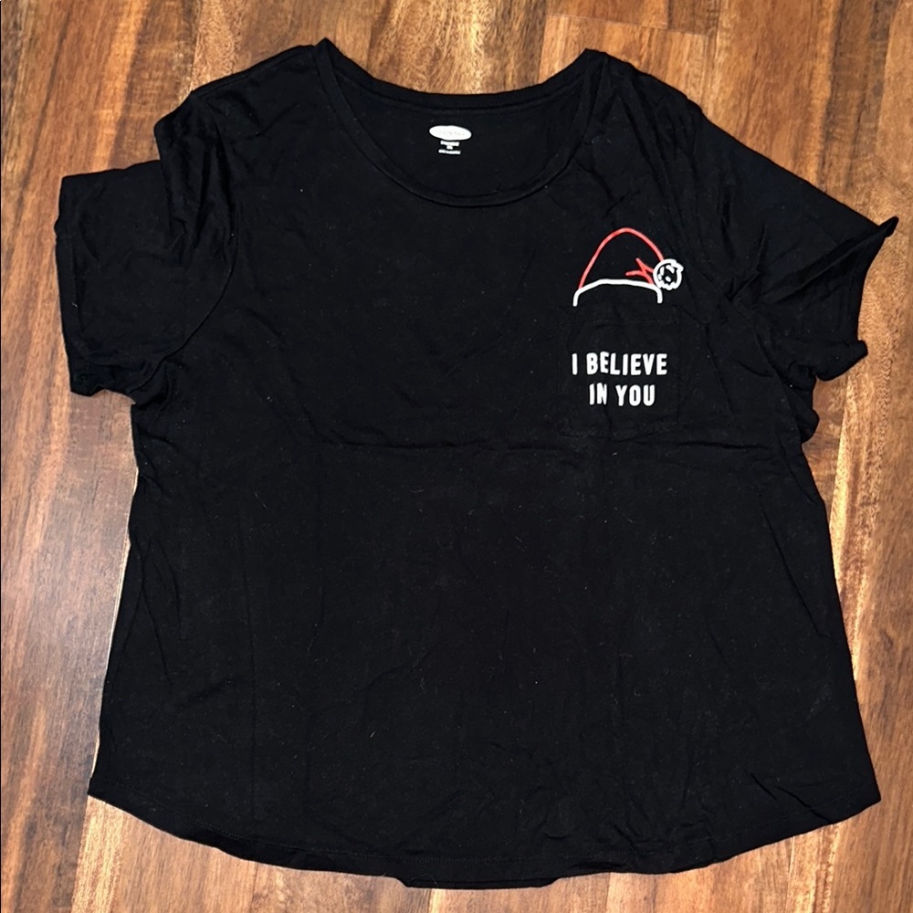 Old Navy Black and Red Short Sleeve Tee